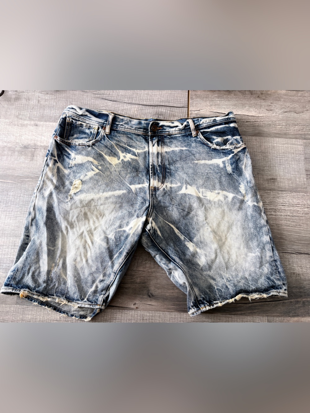 Akoo jean shorts distressed sized 42